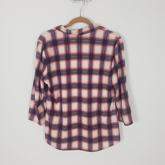 5/$12 Women’s Eden & Olivia Knit Top Button Up Shirt - Picture 6 of 10